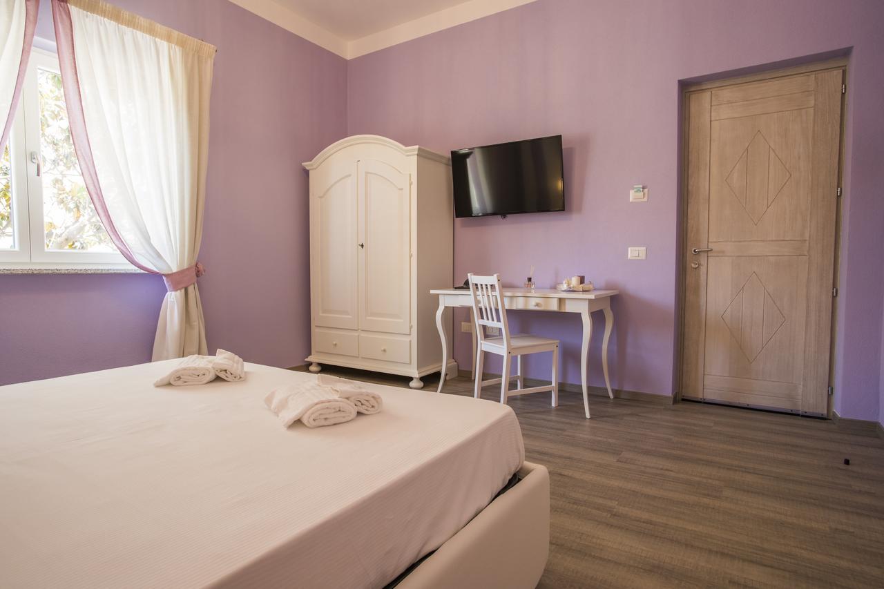 Les Suites Magnolia Όλμπια Εξωτερικό φωτογραφία