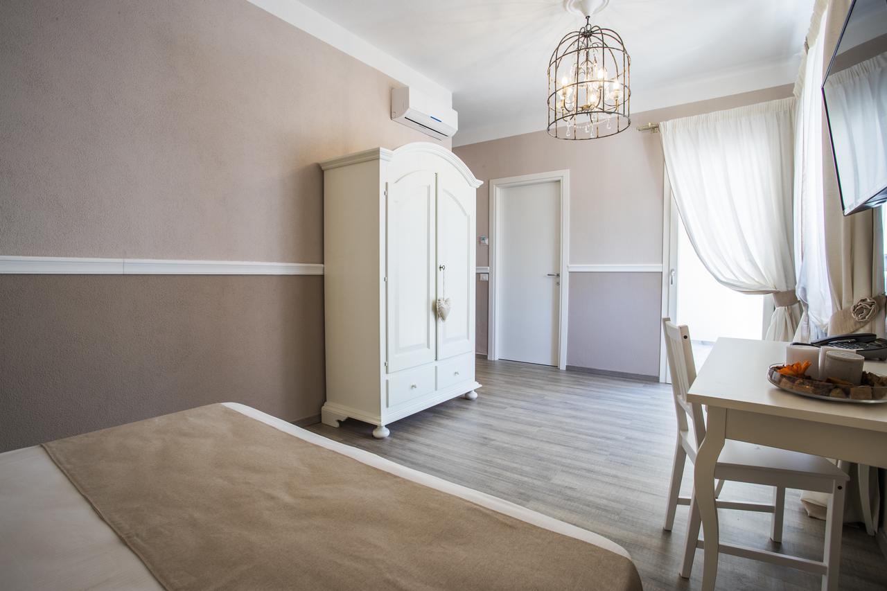 Les Suites Magnolia Όλμπια Εξωτερικό φωτογραφία